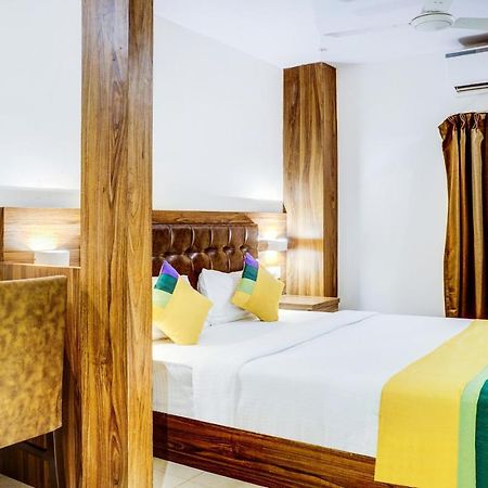 Treebo Trip Seven Olives Andheri มุมไบ ภายนอก รูปภาพ
