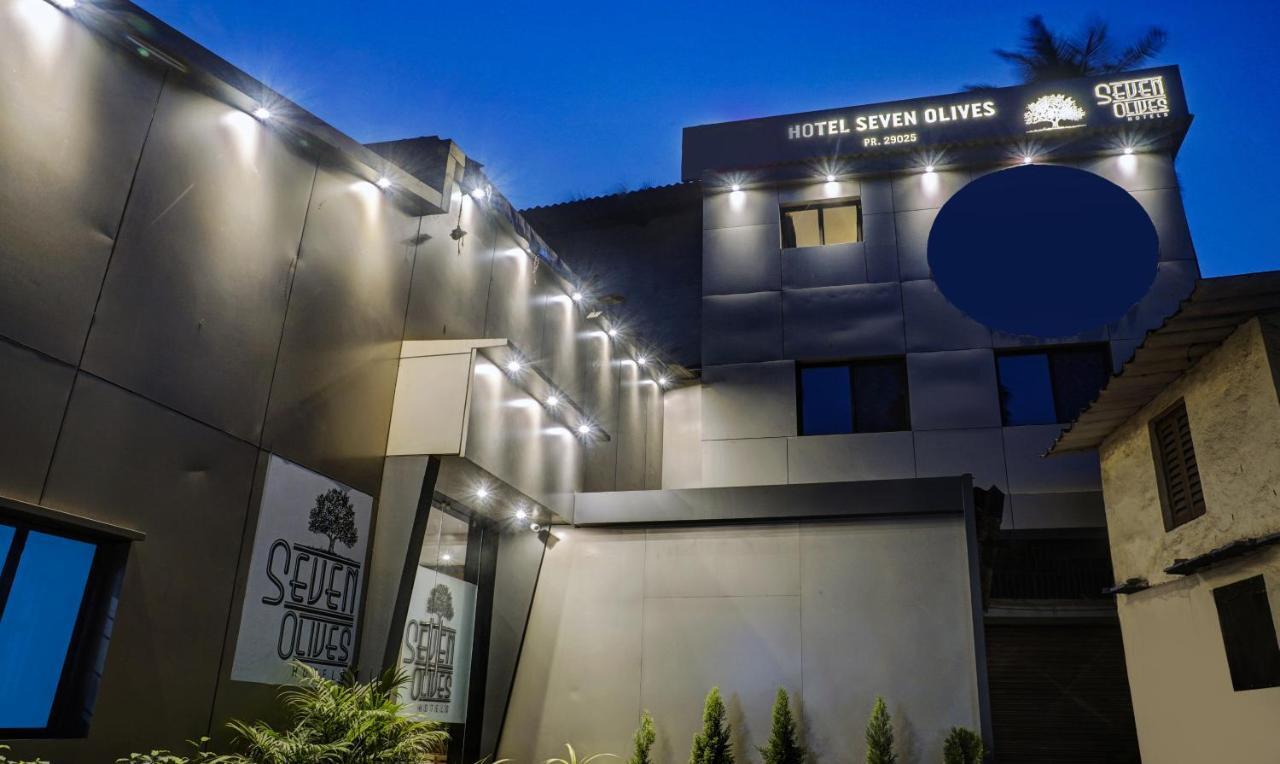 Treebo Trip Seven Olives Andheri มุมไบ ภายนอก รูปภาพ