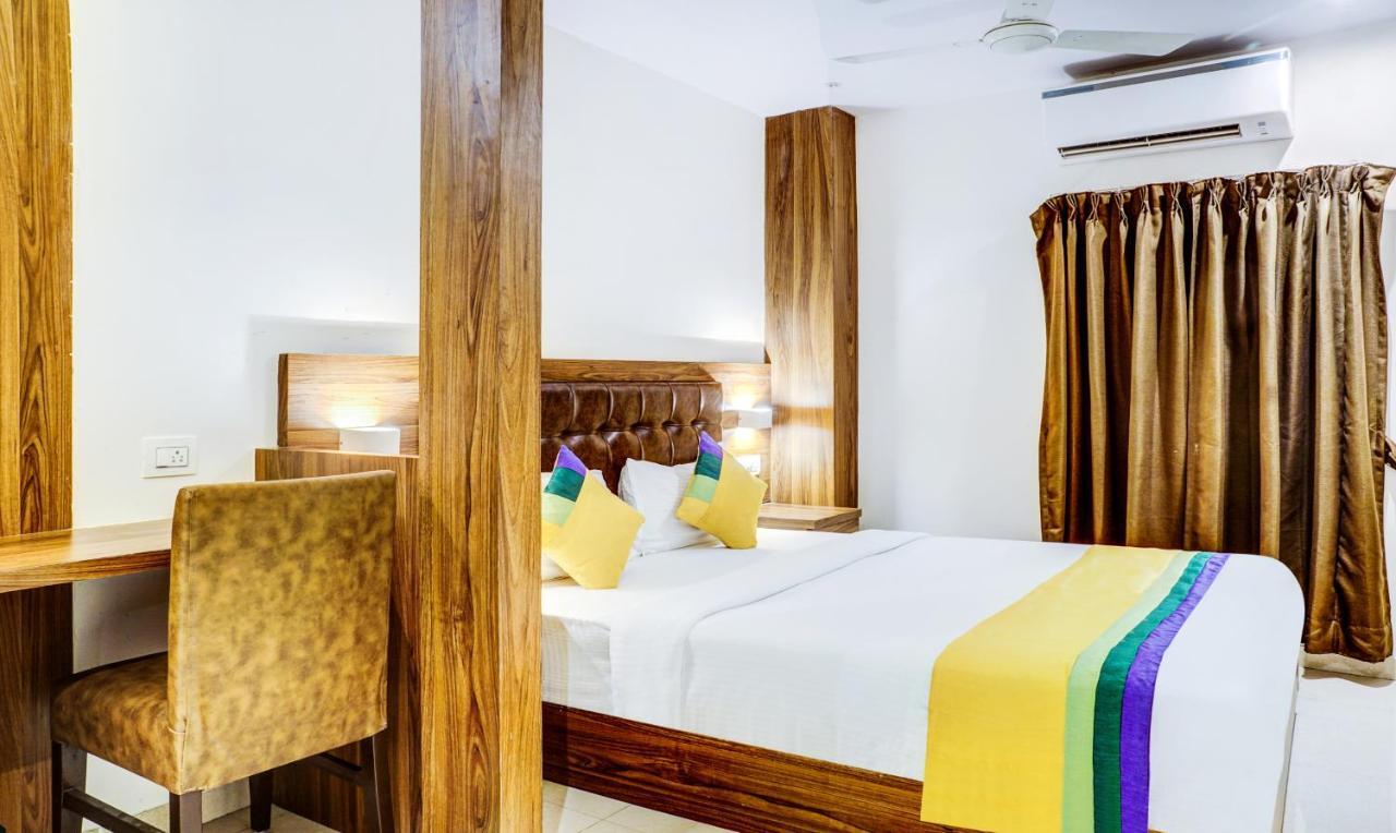 Treebo Trip Seven Olives Andheri มุมไบ ภายนอก รูปภาพ